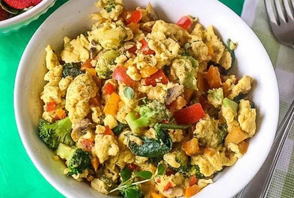 Egg White and Veggie Scramble