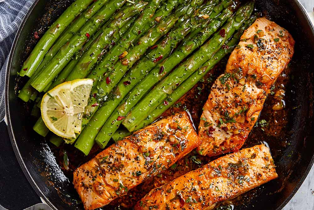 Pan Seared Salmon with Asparagus